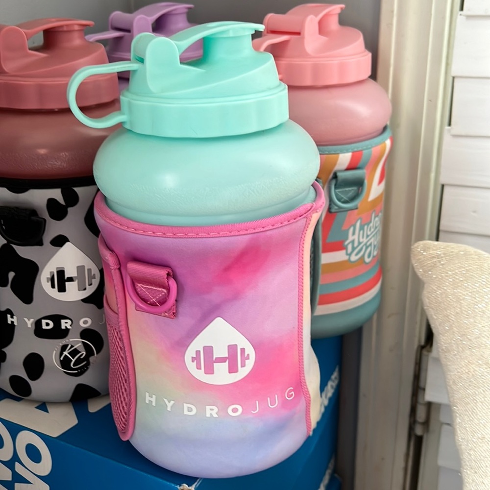 tie dye v2 hydrojug sleeve.